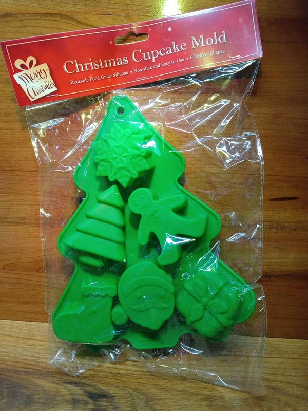 Set of 4 Silicone Sheet Tray Christmas Molds 12 Cupcakes Baking & 24 chocolate