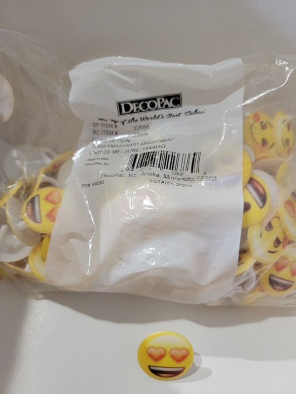 Cupcake Rings Emoticons Heart Assortment Emoji party Favors New bag of 144 gallery