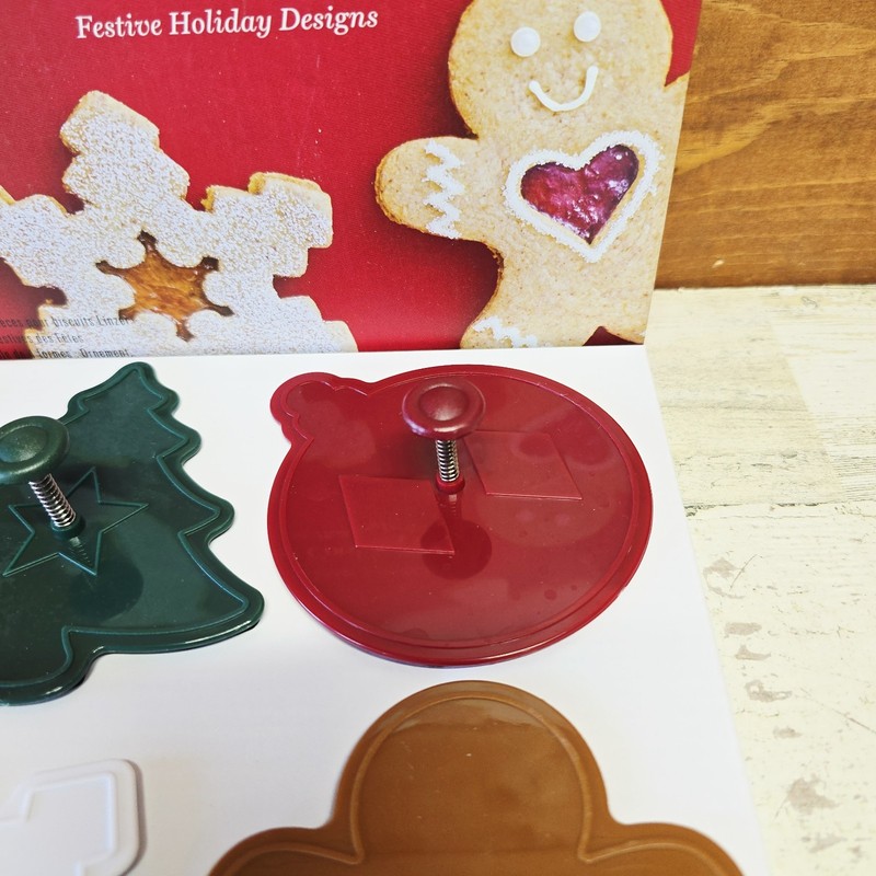 Set 4 Williams Sonoma Holiday Christmas Linzer Stained Glass Cookie Cutter Kit gallery