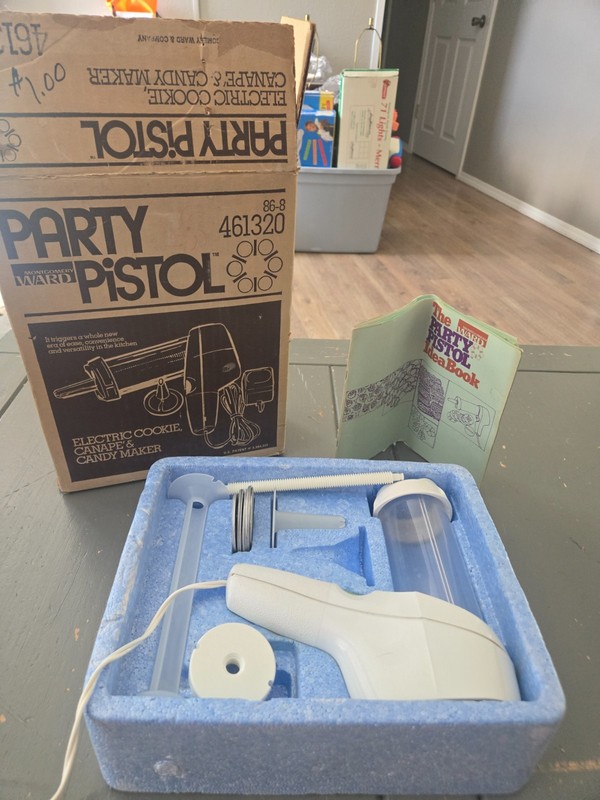 MONTGOMERY WARD PARTY PISTOL Electric Cookie Canape & Candy Maker 86-8 TESTED