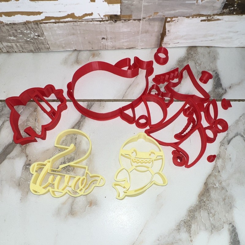 Baby Shark & Number 2 Cookie Cutter Set 10pc Plastic Red/Yellow Easy Clean gallery