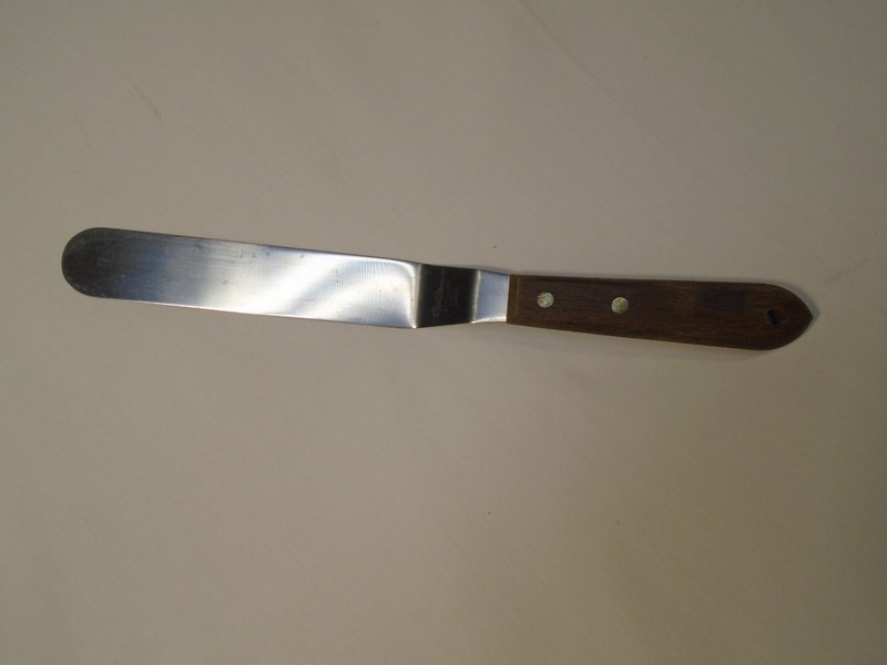 WILTON 7 1/2″ STAINLESS OFFSET BLADE PATISSIER PALETTE ICING SPATULA