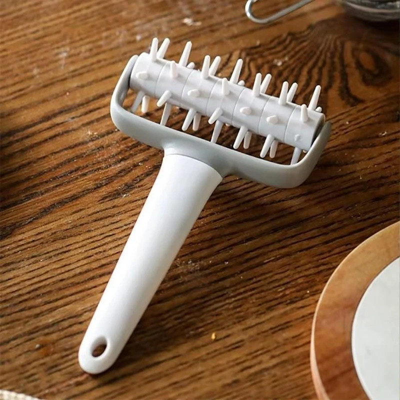 Plastic Pizza Base Pie Pastry Dough Hole Puncher Roller Docker Baking Tool New