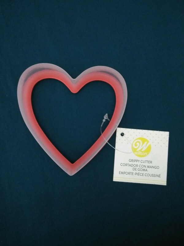 Wilton Comfort Grip Heart Cookie Cutter 4" Valentine Wedding cut biscuit fondant gallery