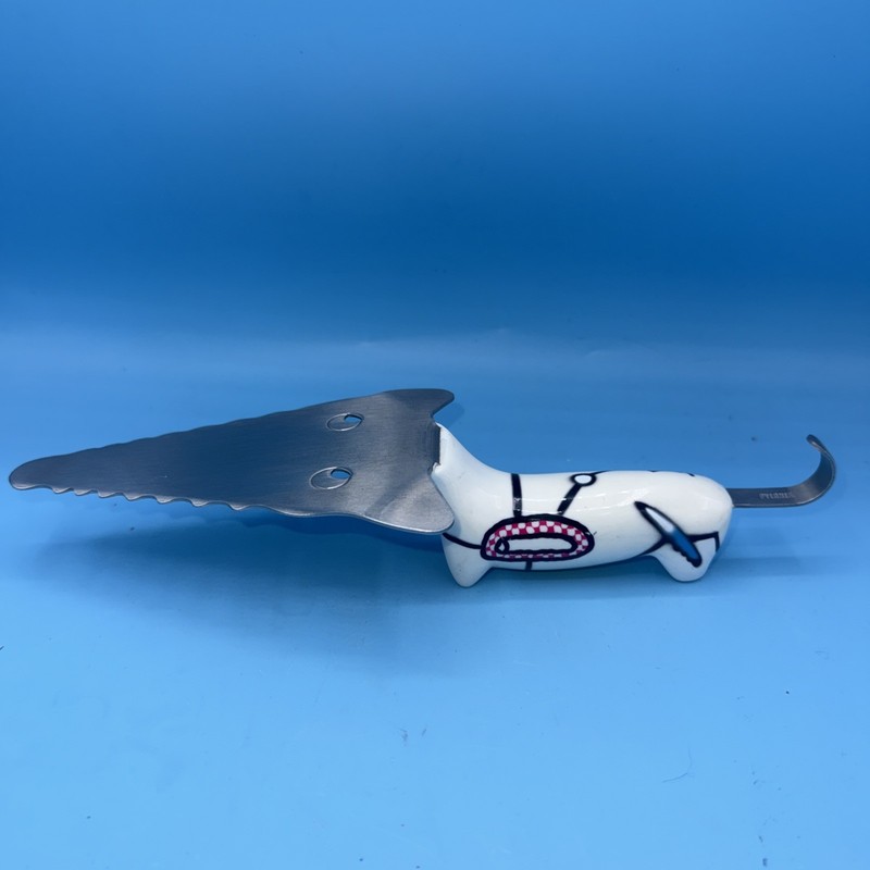 Pylones Filou In A Kitchen Cake Slicer With Hook Dauchaund France