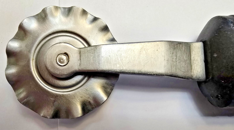 ROWOCO ITALY DOUGH CUTTER 8" LONG-QUALITY BUILT-THICK HANDLE gallery