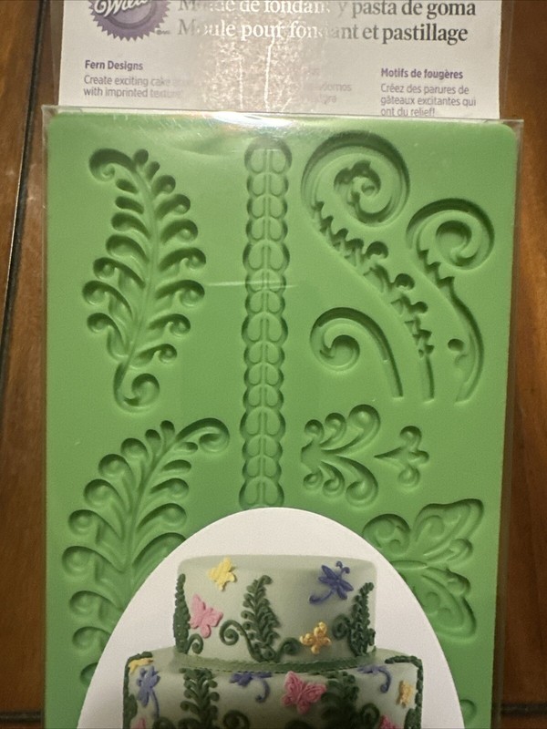 Wilton Leaves Butterflies Scrolls Fondant Gum Paste Silicone Mold new gallery