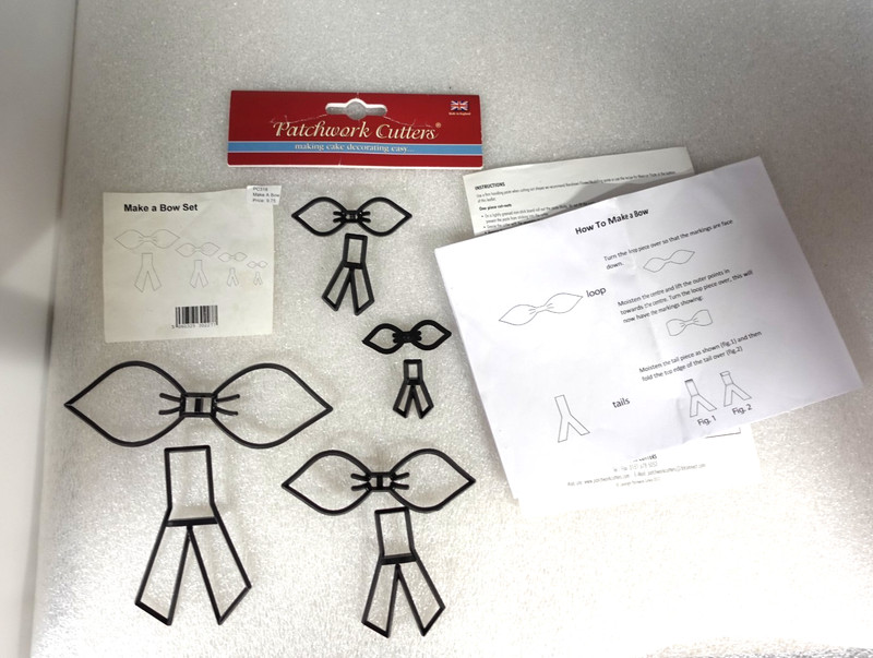 Patchwork Cutters Make a Bow / Sugarcraft Cake Decorating / SKT Bakery