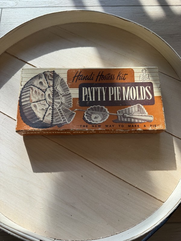 Vintage Handi Hostess Kit Patty Pie Molds