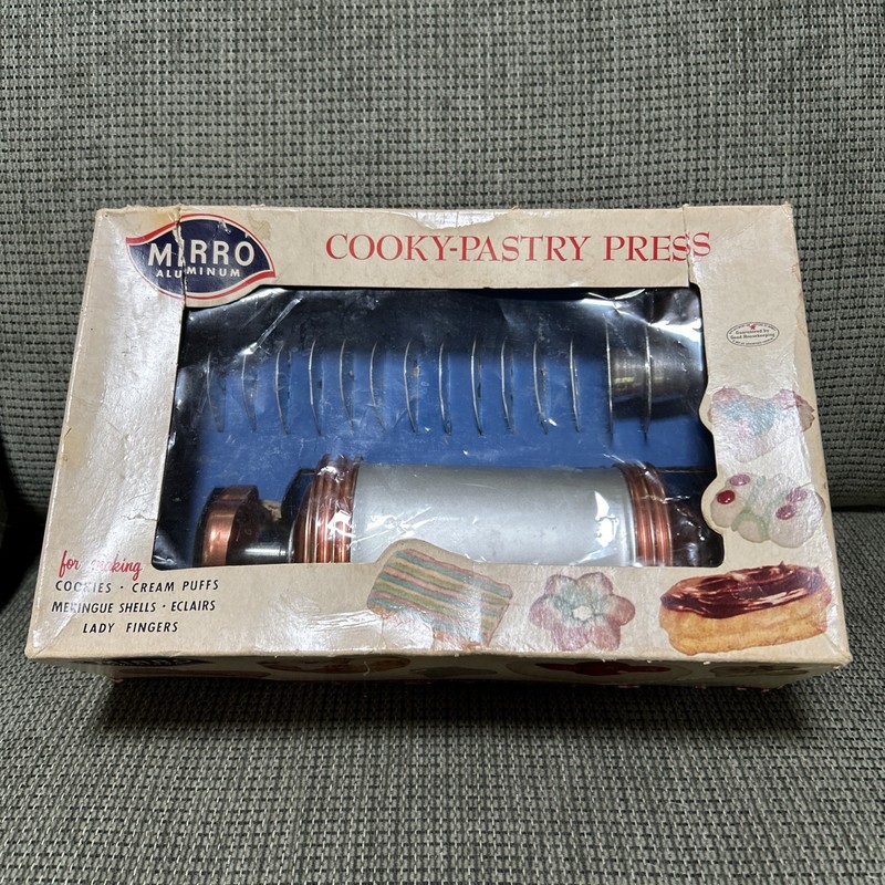 Vintage Mirro 358AM Aluminum Cookie Cooky & Pastry Press with 12 Discs & 3 Tips