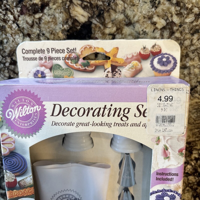 WILTON 9 Piece Cake Decorating Set Baking Accessory - NEW, 4 - Tips, 2 - Bags, gallery