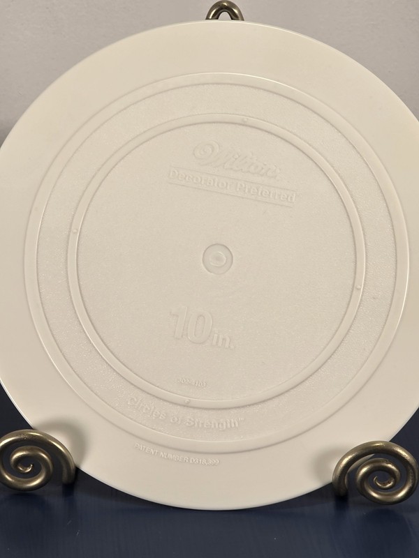 Lot Of 4 - Wilton Decorator Plates 1 - 14" ; 1 - 16" ; 2 - 10" Plate gallery