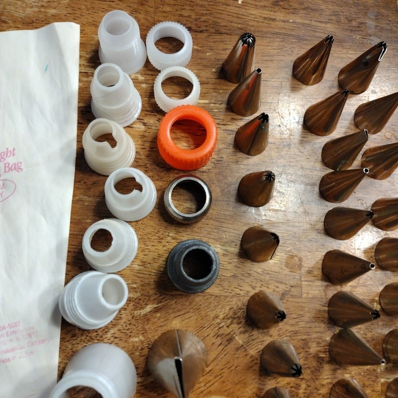 Ateco Wilton Unbranded Assorted Tools Stainless Steel Decorating Tip Lot of 50+ gallery
