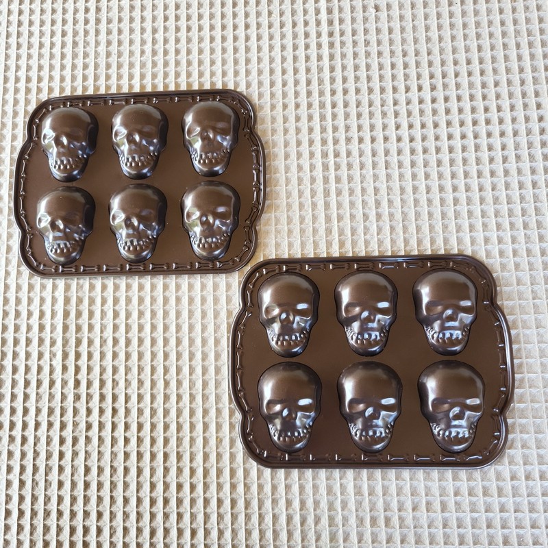 LOT OF 2 Mini Skull Cakelet Pans Molds Jelly, Candy, Chocolate Halloween Baking