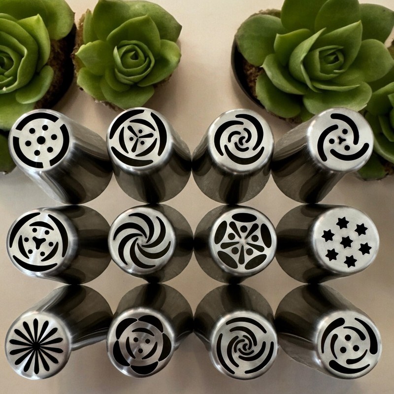 12pcs Russian Tips Cake Decorating Supplies Tulip Nozzle with 3 color coupler