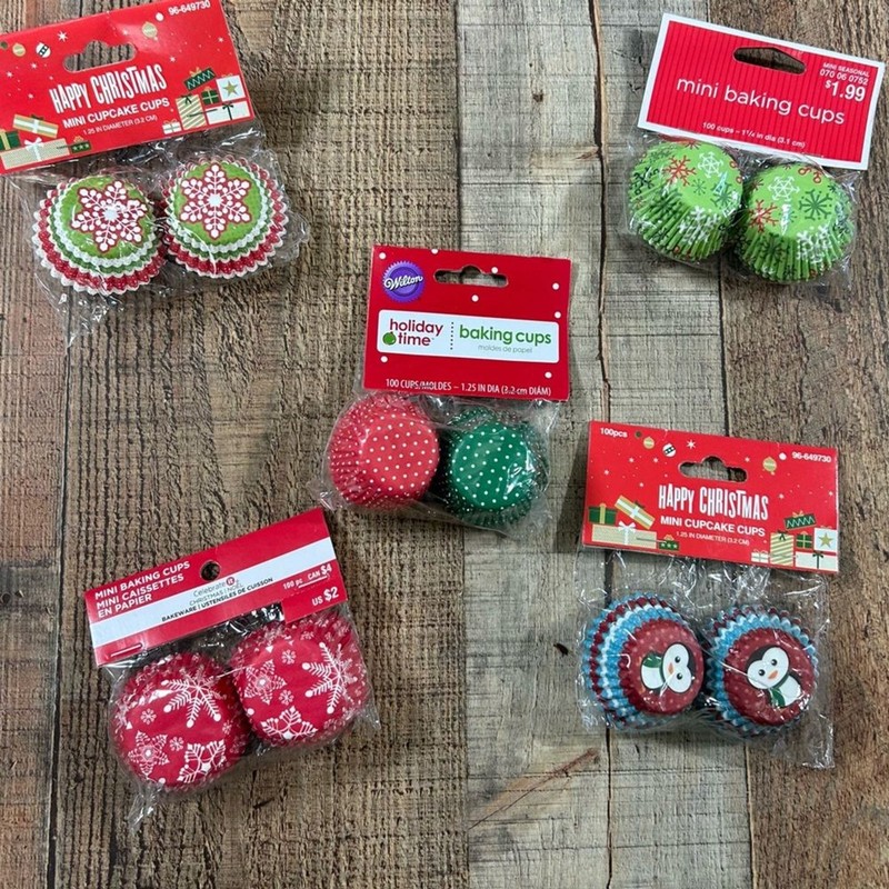 500ct Snowflake Penguin Christmas Mini Cupcake Paper Liner Baking Cups Wilton
