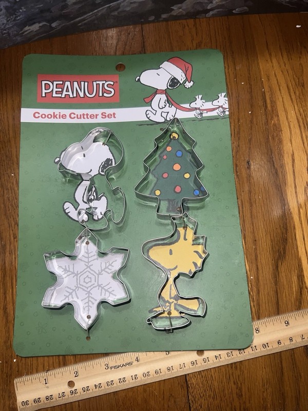 Peanuts Snoopy Cookie Cutter Kit Set, Spatulas And Tongs gallery