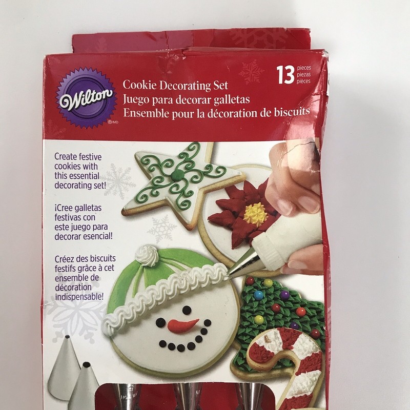 Wilton 13-piece Christmas Cookie Decorating Set New Icing Piping Tip Bag Stencil gallery