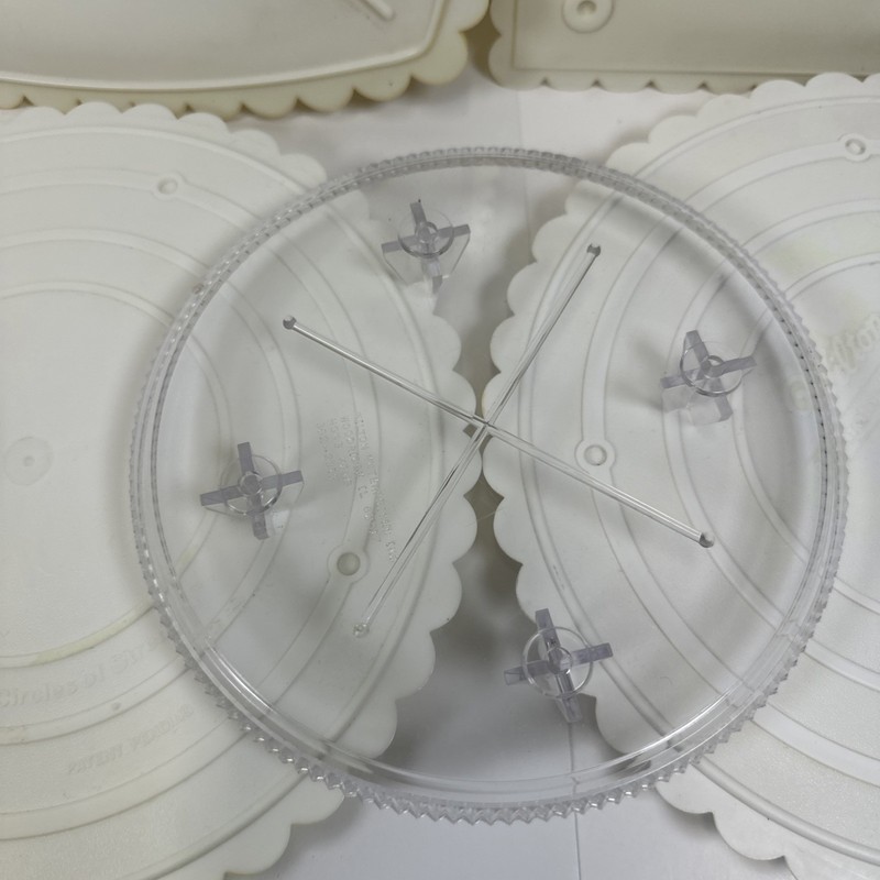 Wilton Wedding Cake Separator Plates Round Heart Square Scalloped VTG Lot gallery