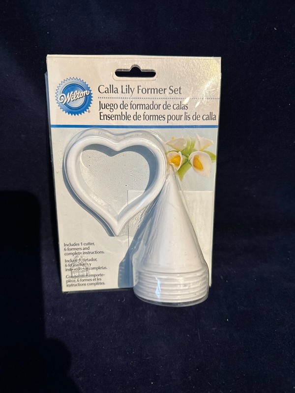 New, Wilton Calla Lily Former Set