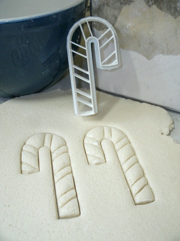 CANDY CANE CHRISTMAS BAKING TOOL SPECIAL OCCASION CAKE COOKIE CUTTER USA PR275 gallery