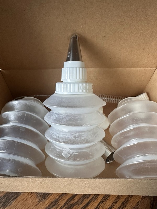 PAMPERED CHEF Bottle Decorator Set #1585 3 Tips Bottles Cake Cookie Frosting gallery