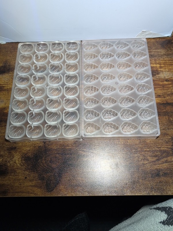 Lot of 7 Chocolate Molds Polycarbonate Greyas Martellato Shunda Goldbaking gallery