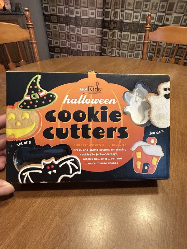 2009 Williams Sonoma Halloween Press and Stamp Set of 5 Cookie Cutters New