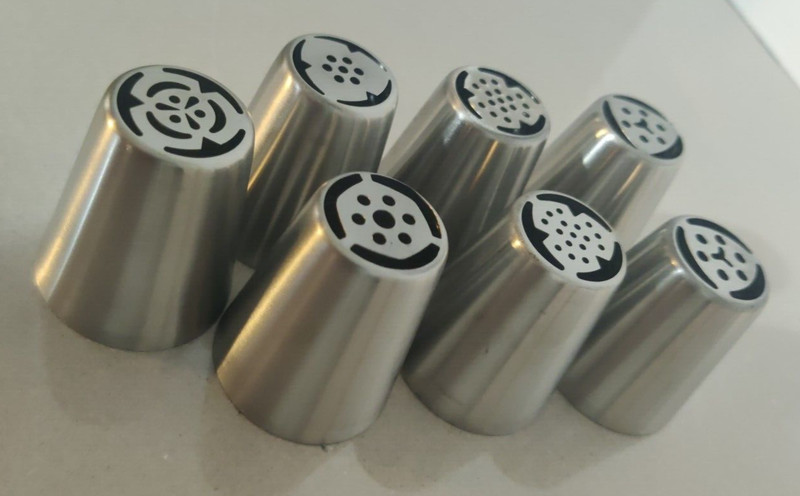 Cake Decorating Stainless Steel Piping Tips Set of 7 gallery
