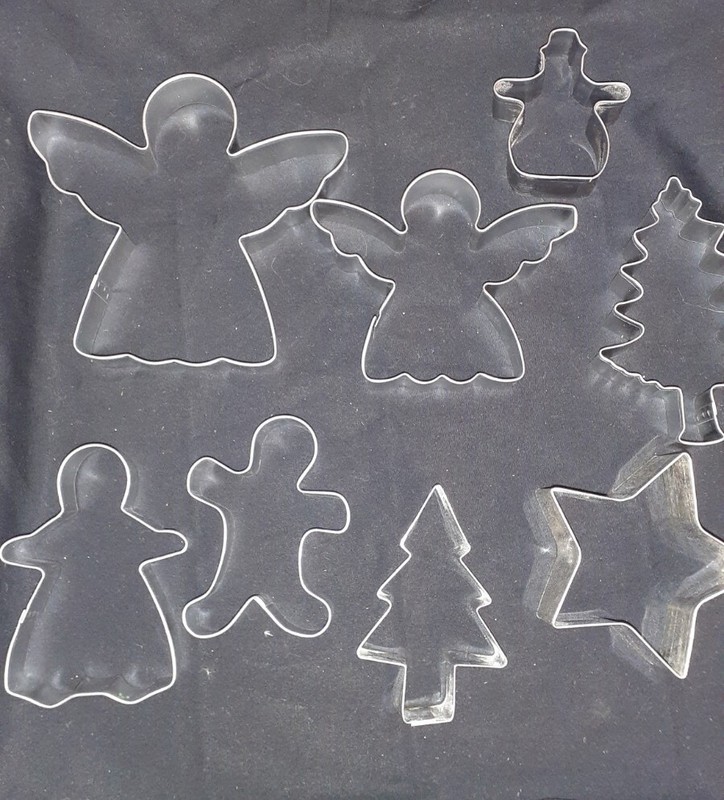 8-Metal Cookie Cutters – Star, Angels, Christmas Tree, Snowman, Gingerbread