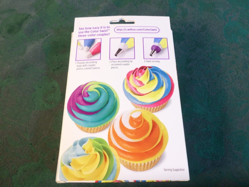 NIB-Wilton Color Swirl 9 Piece Decorating Set-Decorating Tips/Coupler/Bags gallery