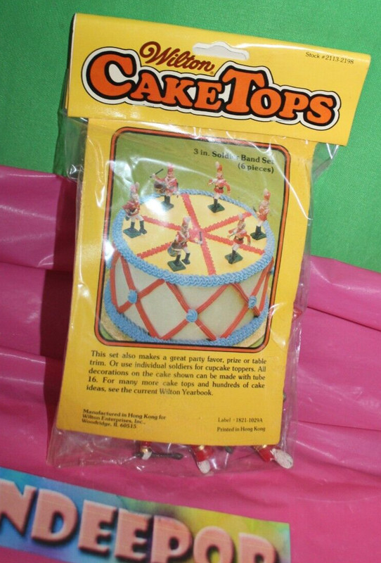 Wilton Vintage 6 Piece Package Of Soldiers Cake Topper Decorations 2113-2198
