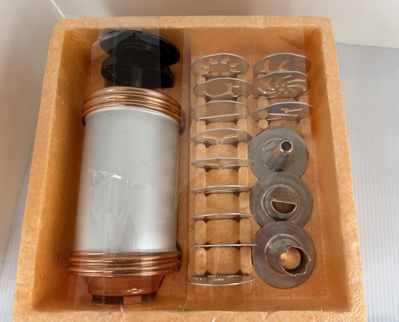 VTG Copper Mirro Cookie Pastry Press Spritz 12 Discs Box 3 Tips M-0358-22 Cooky gallery