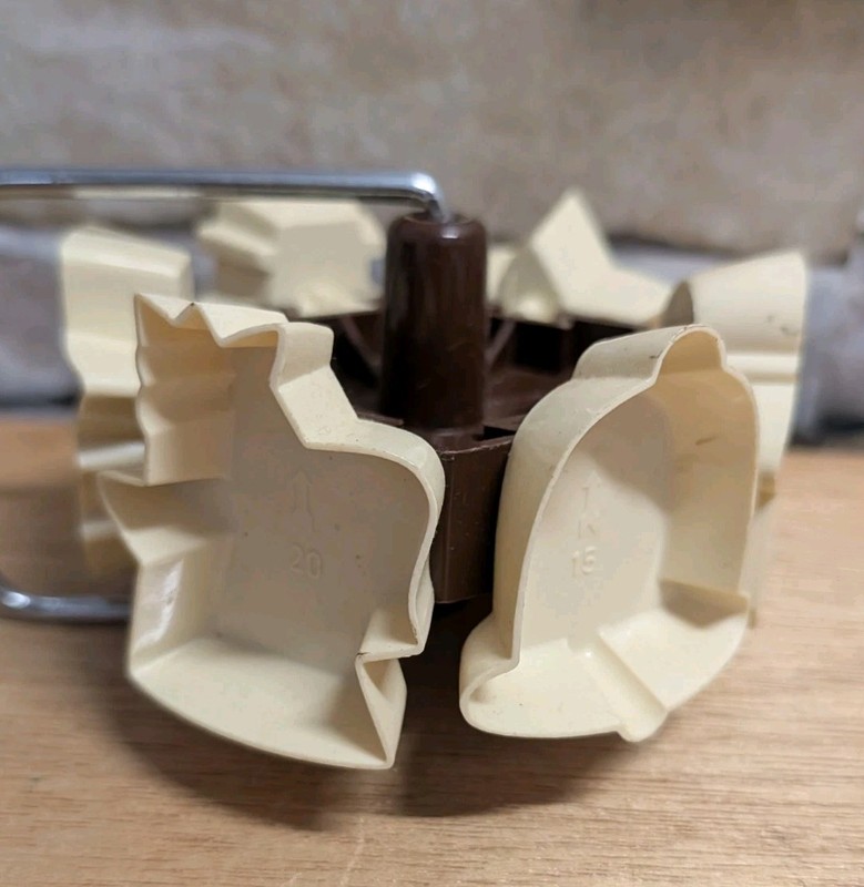 VTG Rolling Cookie Cutter w/17 Interchangeable Cutters Shapes Christmas & More gallery