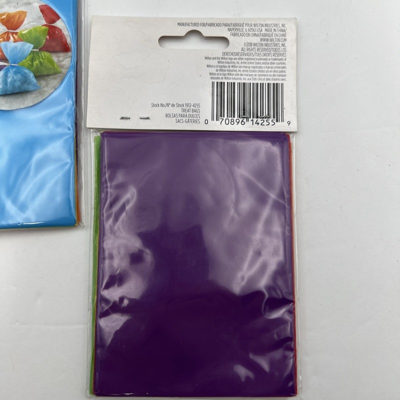 Wilton Multi-Colored Treat Bags 50 Count NEW! 3 Packs (150 Treat Bags) gallery