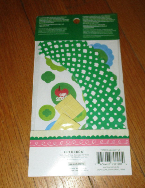 New Colorbok Girl Scouts Cupcake Fun Wrappers with Stickers for Party gallery