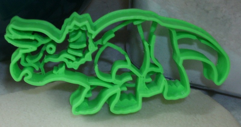 TRICERATOPS DINOSAUR JURASSIC LARGE FRILL THREE HORNED COOKIE CUTTER USA PR2399 gallery