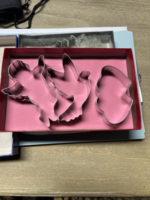 Fox Run Craftsmen Metal Cookie Cutters 2 Sets,Silver, 6-Pack, Dino and Valentine gallery
