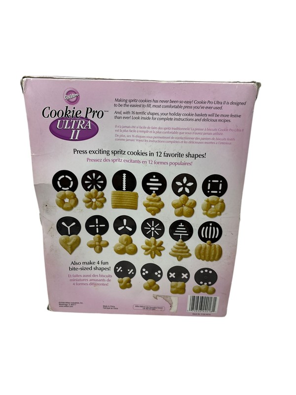 Wilton Cookie Press Cookie Pro Ultra II Spritz Gun Kit 16 Discs Soft Grip gallery
