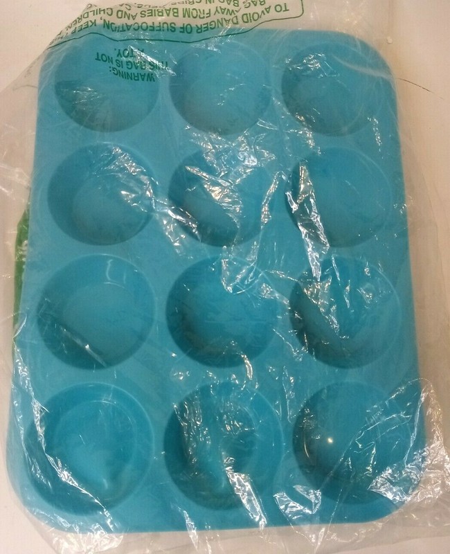 Lucentee 12 Cups Texas Jumbo Silicone Mold / Baking Tray - Heat Resistant Tins gallery