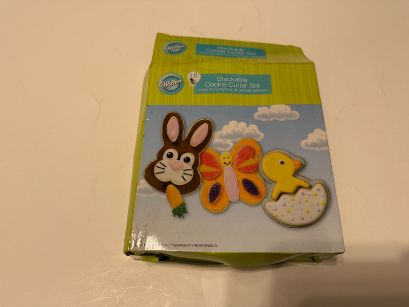 2008 Wilton Stackable! Easter Bunny Cookie Cutter Set of 3