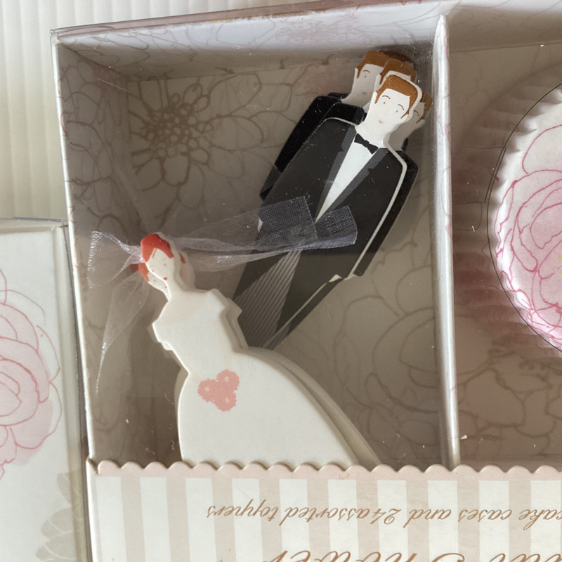 Meri go Round 48 CUPCAKE CASES & 48 TOPPERS Bridal Shower WEDDING Bride Groom gallery
