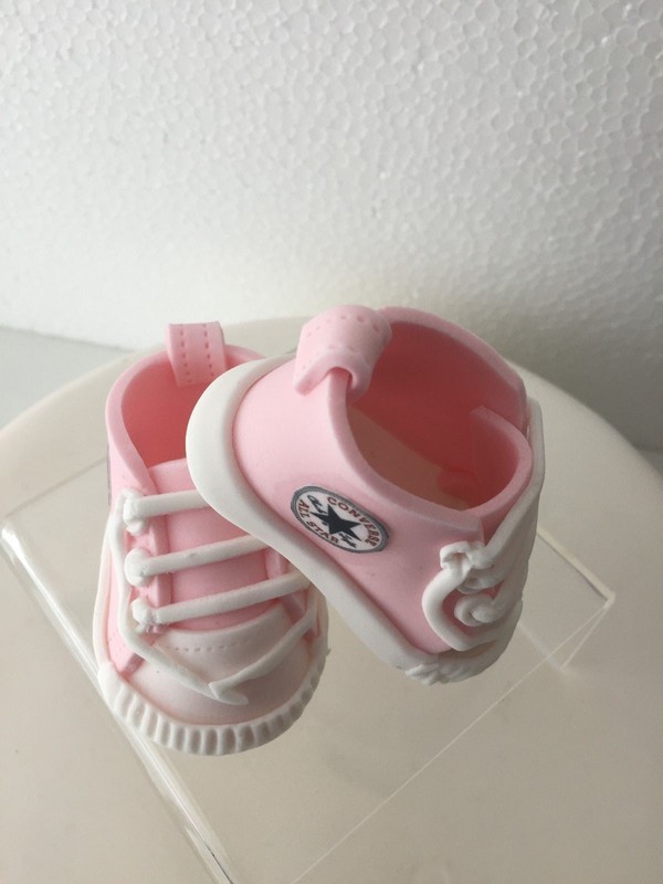 EDIBLE BABY PINK BABY BOOTIES SHOES CAKE TOPPER DECORATION BIRTHDAYS gallery