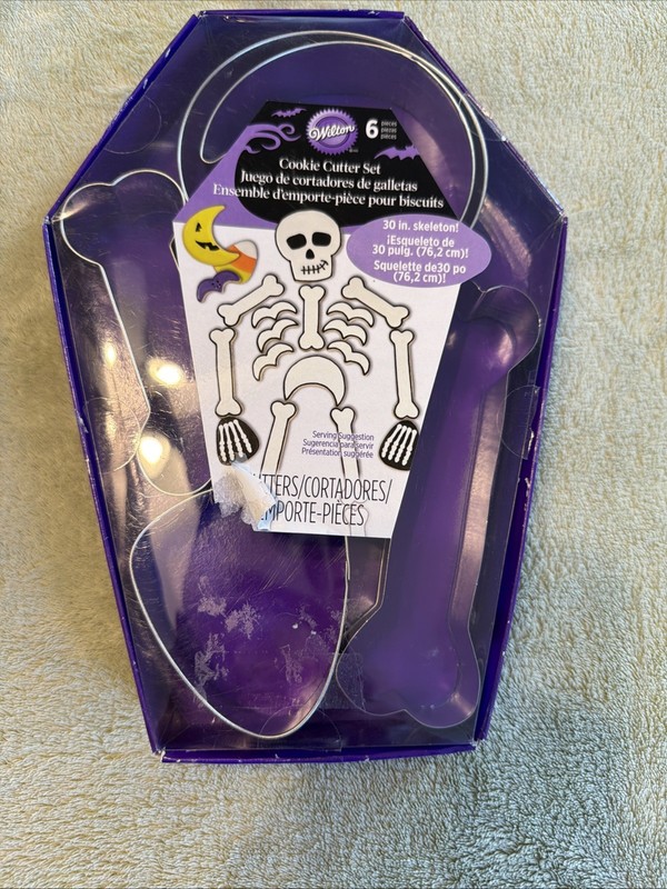 Wilton Halloween 30″ Skeleton 6 Piece Cookie/Cake Cutter Set