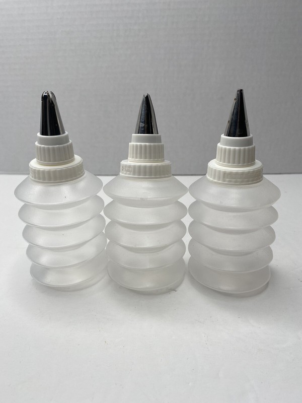 New! The Pampered Chef Decorator Bottle Set 1585 Decorator Tips & Cleaning Brush gallery