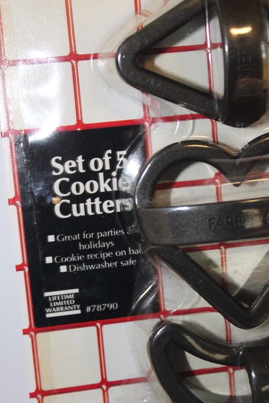 Set of 5 Cookie Cutters Black Small Moon Flower Bear Heart Faberware New gallery