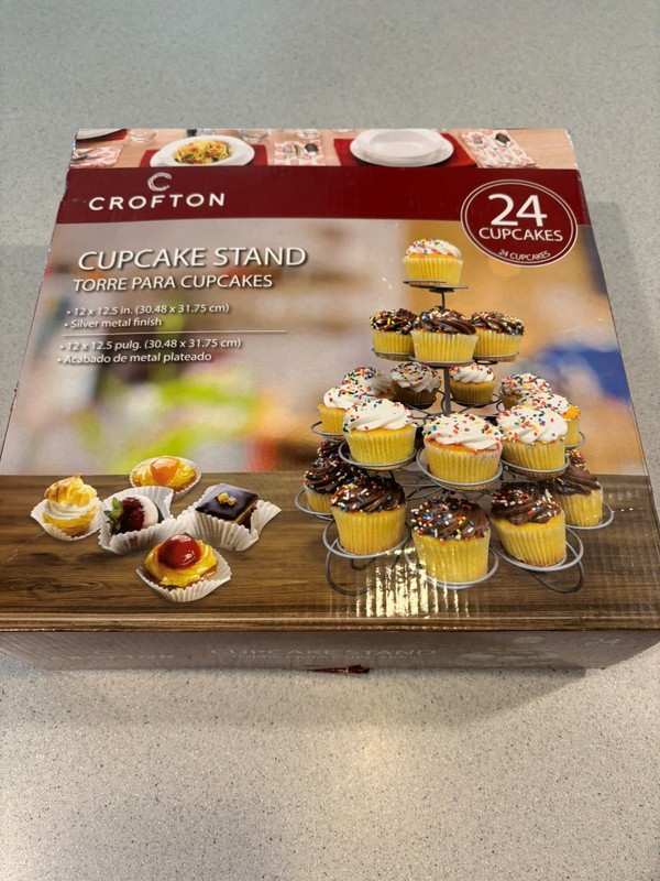 Crofton Cupcake stand HOLDS 24 cupcakes NIB