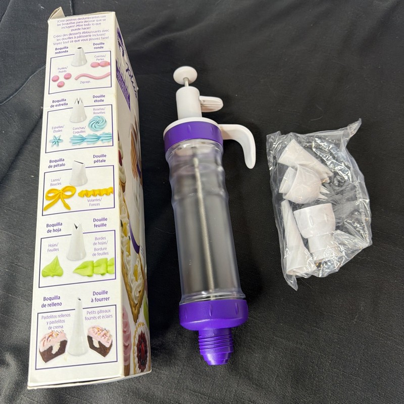 Wilton Dessert Decorator Plus/New In Box 5-Tips, 2-Couplers Cake Icing Tool gallery