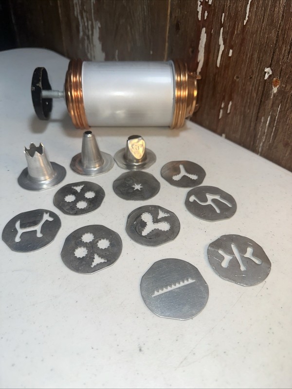 Vintage Mirro Aluminum Cookie-Pastry Press Set With Copper Colored Accents