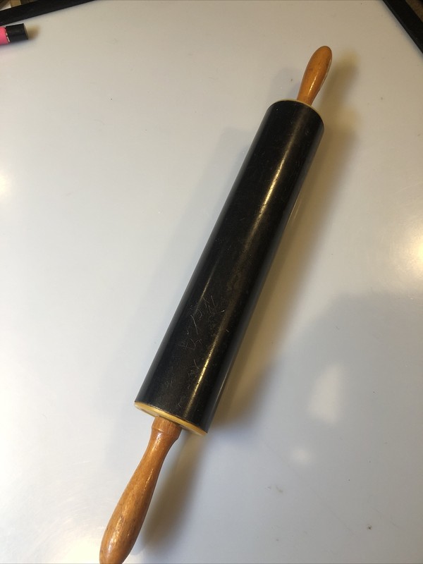 Vintage Black Metal Non-Sticking Rolling Pin with Wooden Handles – Farmhouse